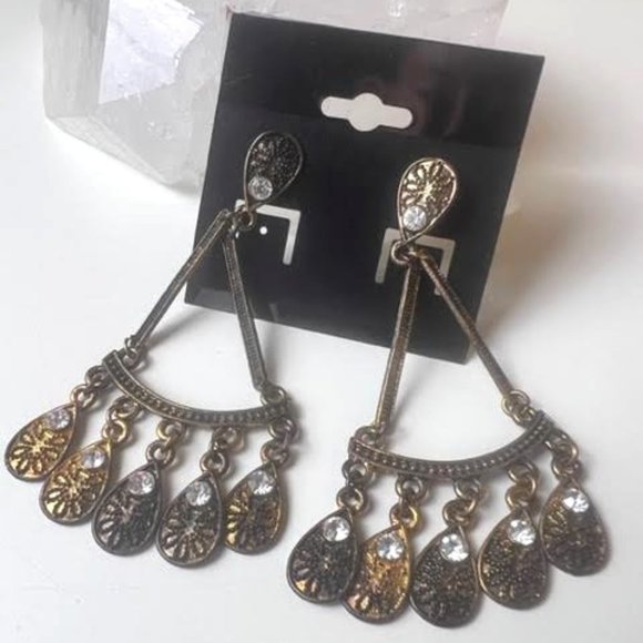 Rustic Cluster Fashion Earrings - Picture 1 of 5